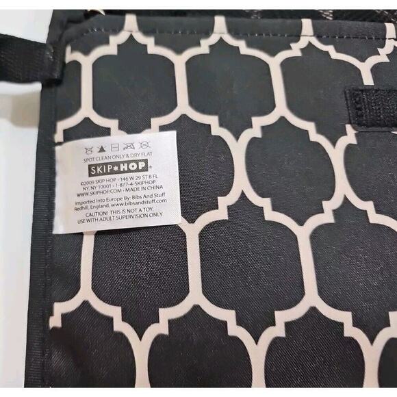 Skip Hop Diaper Changing Mat Clutch Travel Portable Black Beige NWOT - Picture 4 of 10
